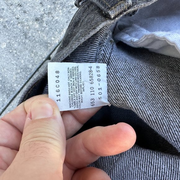 Vintage 1980s Levis 501 Straight Leg Black Denim Jeans 36x30 - Picture 7 of 7